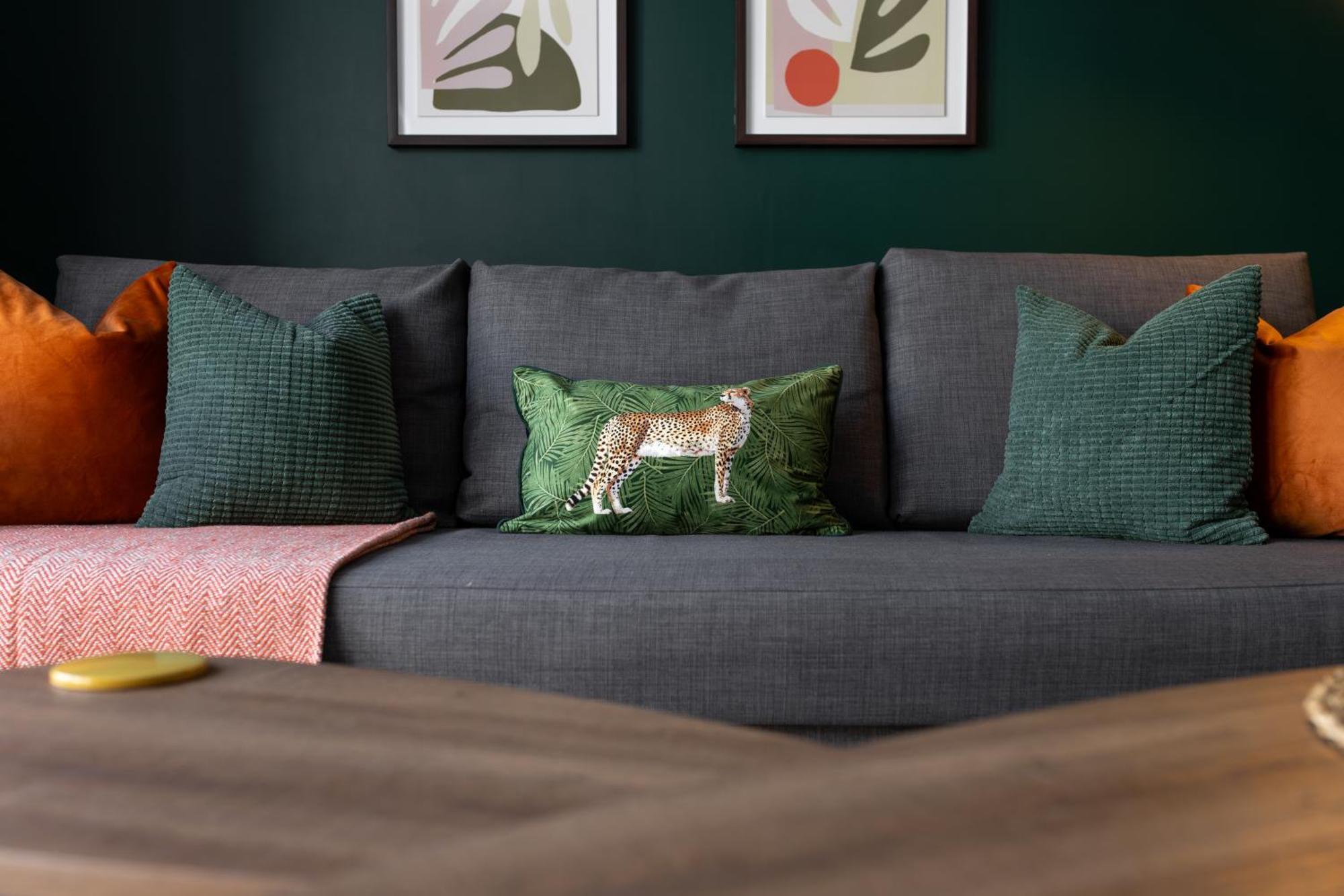 Modern 2-Bed Townhouse In Kirkdale Villa Liverpool Buitenkant foto
