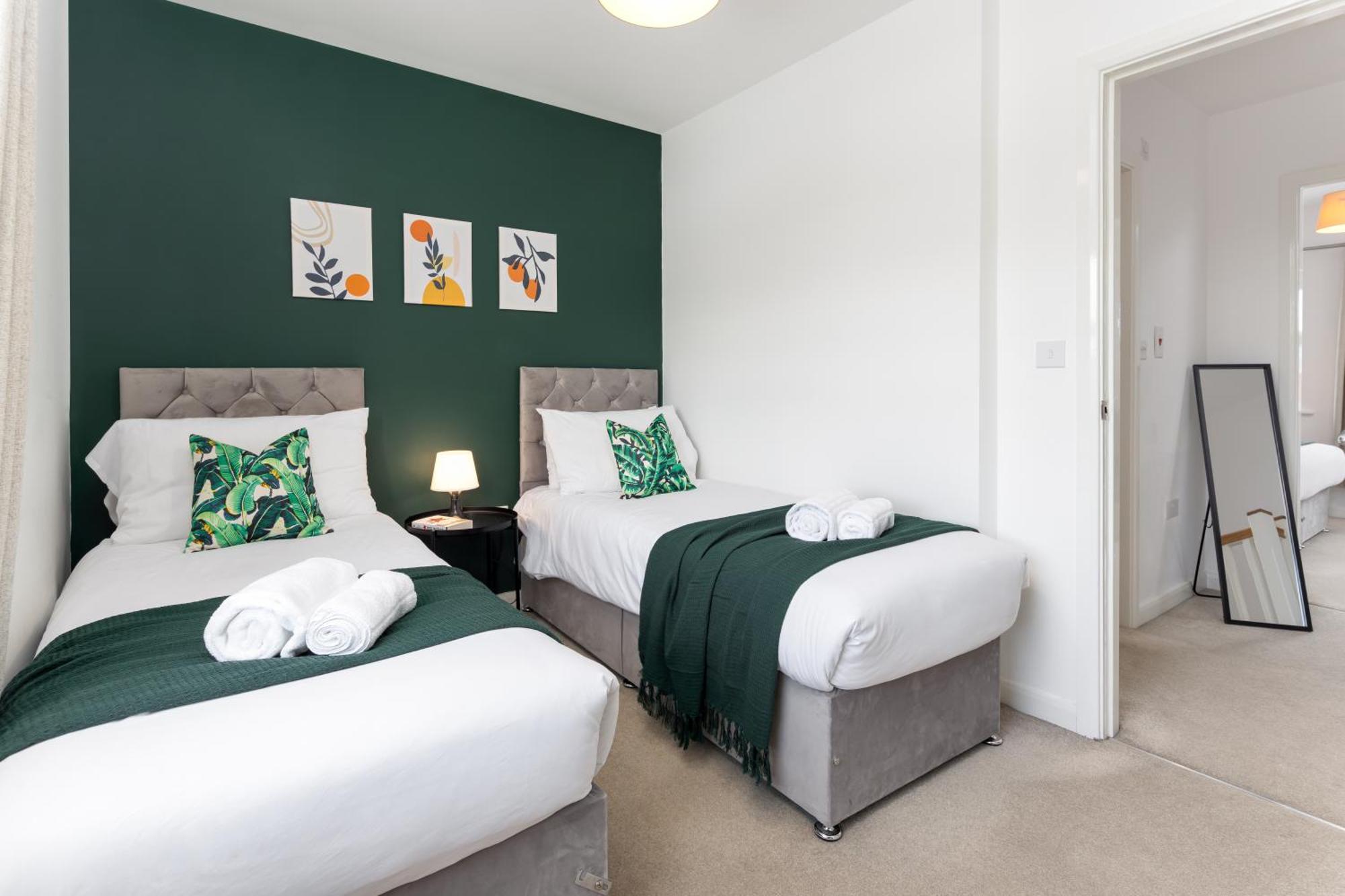 Modern 2-Bed Townhouse In Kirkdale Villa Liverpool Buitenkant foto
